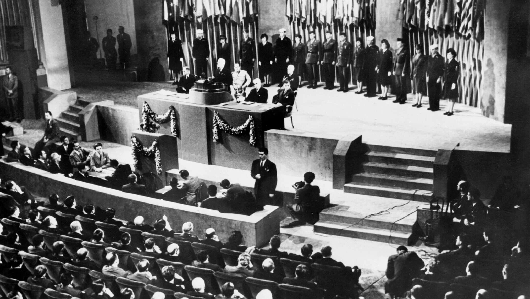 Конференции в сан-франциско 26 июня 1945 г. Конференция сан франциско оон. Конференция объединенных наций в сан-франциско 1945. Сан-францисская конференция устав оон. Конференция в сан франциско 1945.