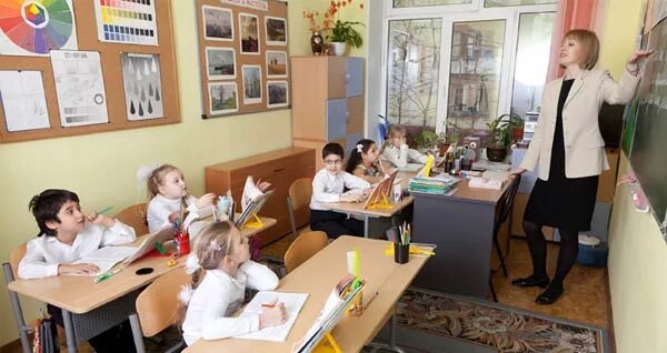 Школа ювента спб. Школа в англии внутри. Частная школа закон. Академическая гимназия 1726 год. Частная школа закон.