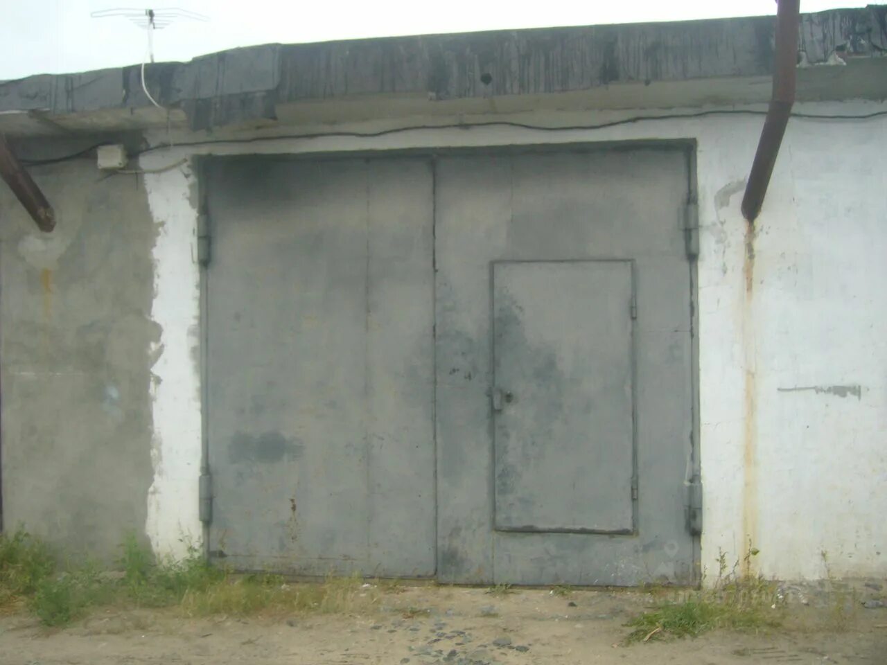 Гараж бар ханты-мансийск. Гараж в ханты-мансийске. Белый гараж нягань. Чехова 84 гараж ханты мансийск. Хмао гараж.