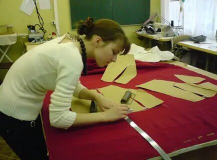У одной закройщицы было 15 м ткани