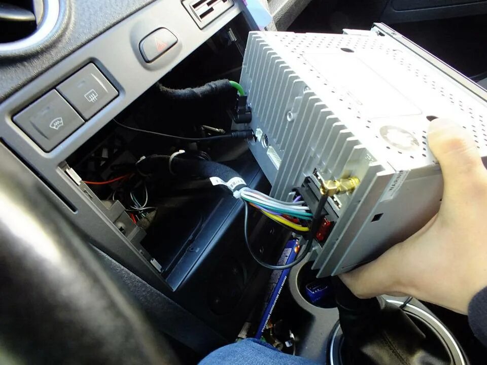 Не работает магнитола после замены аккумулятора. Магнитола ford fusion 4500. автомагнитола trinity ford fusion. магнитола фьюжен форд 2002. ford fusion 2013 усилитель звука штатный.