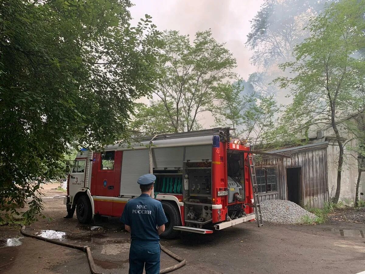 Пожар в Хабаровске сегодня. Сгоревшая Киа в автосервисе. Xabariski Kiray. Хабаровск сгорели