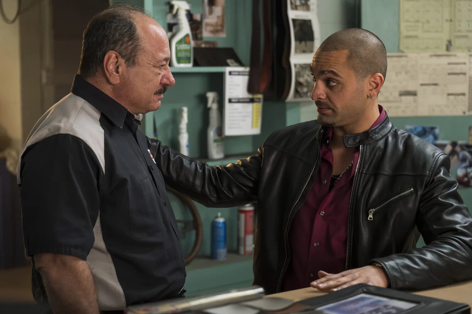 майкл лучше звоните солу. Better call saul. Better call saul. сол гудман 6 сезон. джимми макгилл.