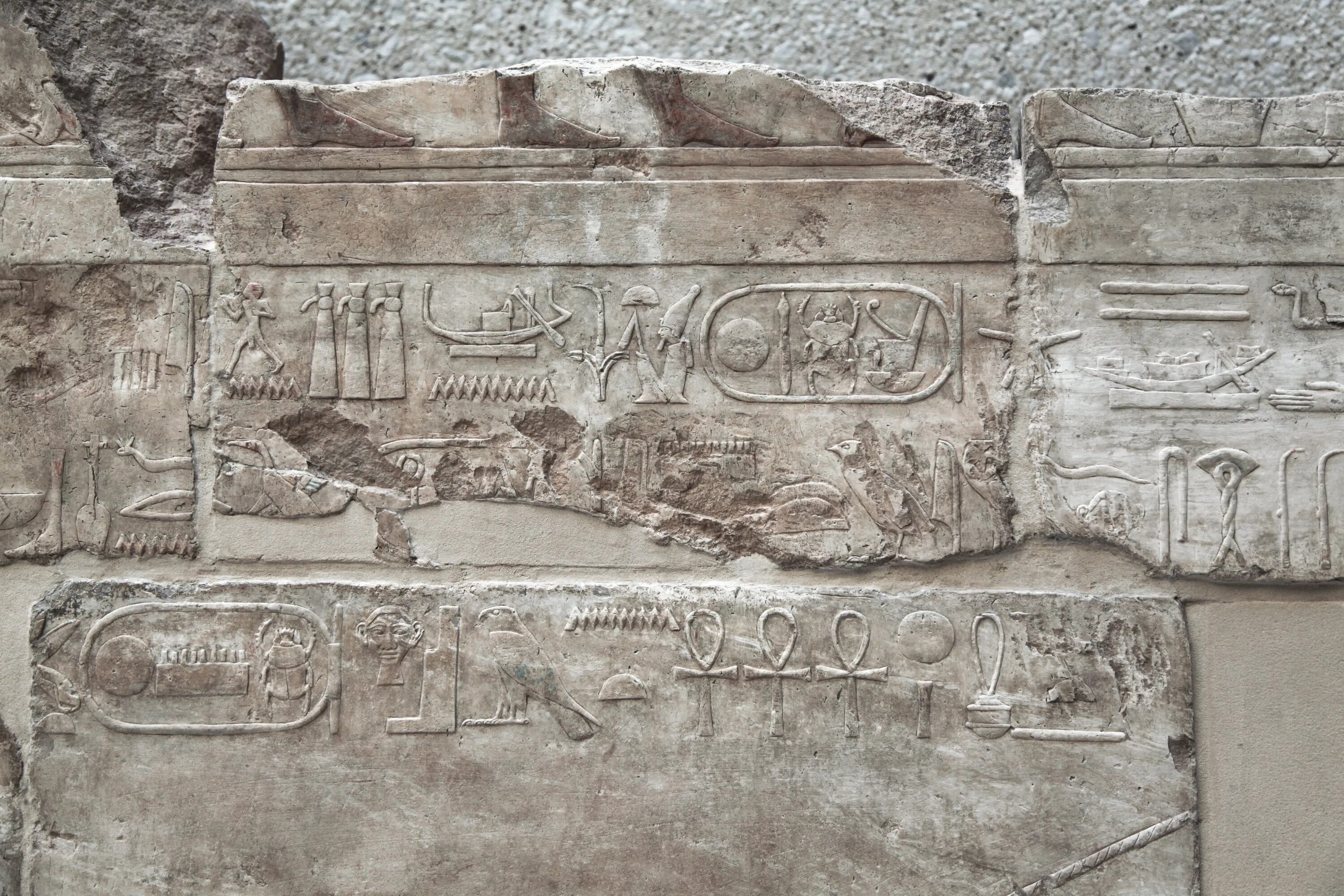 Старо древнее время. Иероглифы Египта на памятниках. Древнеегипетская резьба по камню. Надгробия древнем Египте. Надписи на памятниках древнего Египта.