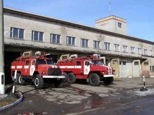 Что случилось с зданием 1 пожарного депо. Пожарное депо СССР. Военизированная пожарная часть. Сельские пожарные депо. Пожарная станция.