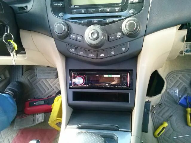 Honda accord 2007 андроид магнитола. магнитола штатная аккорд 7 2. переходная рамка для магнитолы хонда аккорд 7. установка магнитолы honda logo. установка магнитолы аккорд 7.