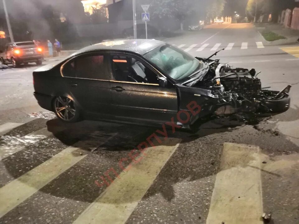 Взрыв в гимназии в серпухове. Перекресток ворошилова горького серпухов. Пожар в серпухове сейчас. Серпуховская сегодня что случилось. Серпухов вертолет.