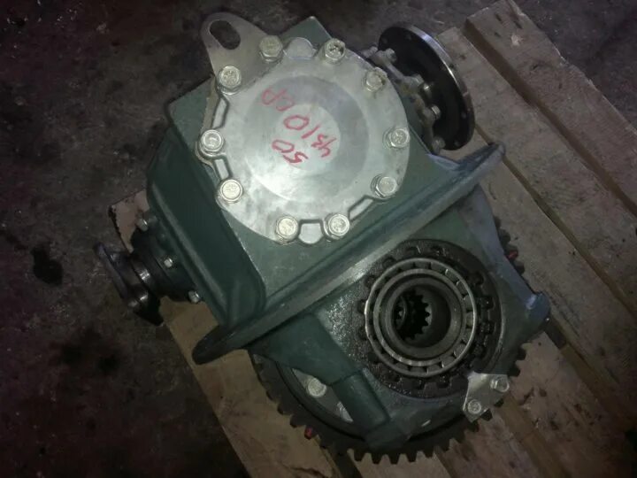 Редуктор среднего моста камаз 43118 49 зубьев. Редуктор среднего моста камаз 43118 49 зубьев. Редуктор среднего моста камаз 4310. Редуктор камаз 49. Средний редуктор камаз 4310.