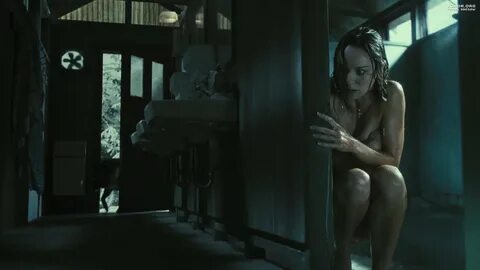 3. Горячая Сара Уэйн Кэллис в душевой - Шёпот.