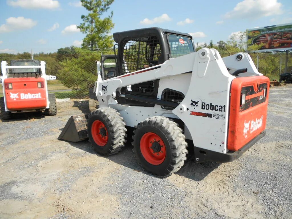 Расход топлива bobcat. Мини погрузчик Bobcat s630. Мини погрузчик Бобкэт 630. Мини погрузчики Bobcat 225. Бобкэт 630 характеристики.