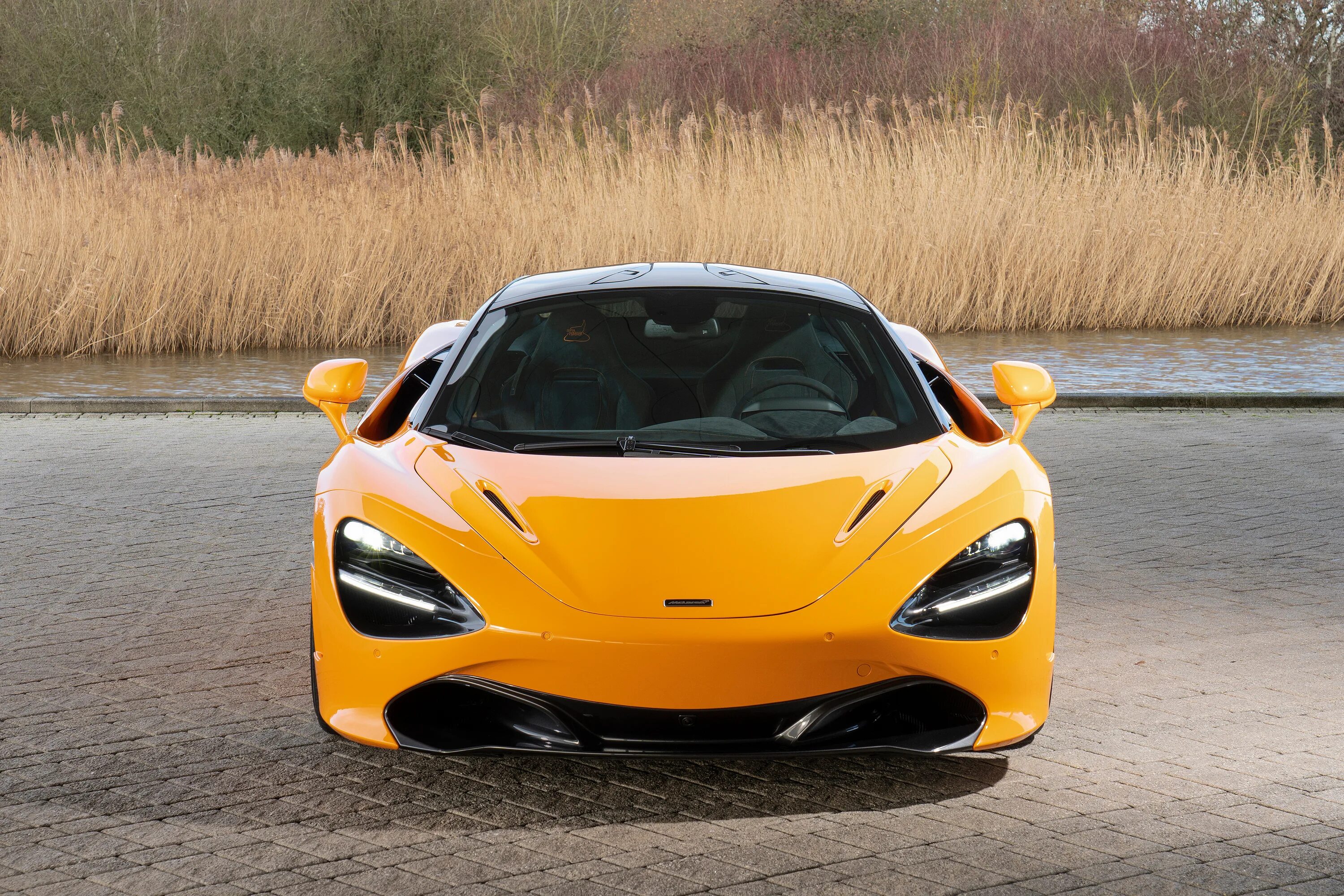 Машина mclaren. Макларен 720s. Спорткар MCLAREN 720s. Макларен 720s желтый. Макларен 720.