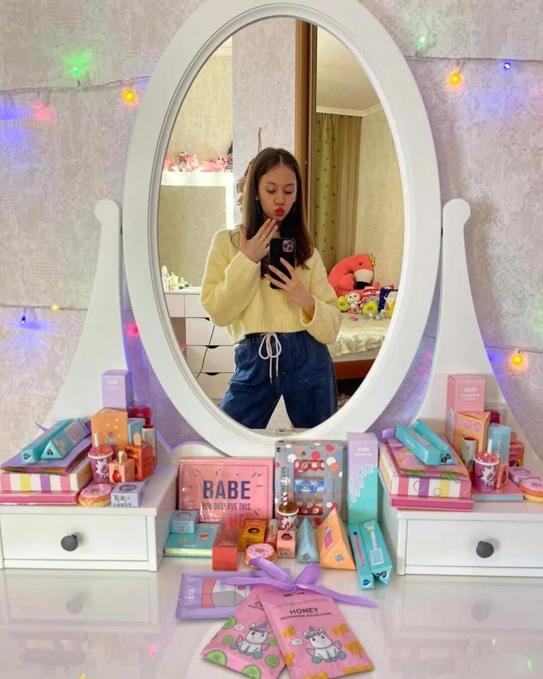 Маникюр 100 слоев. Куприкова уборка. Ксюша куприкова косметика. Куприкова уборка. Куприкова уборка.