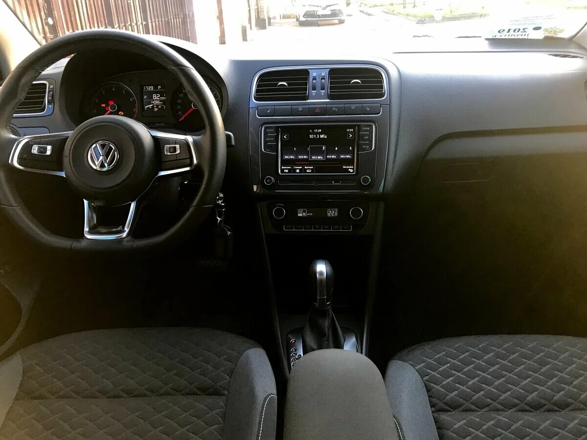 Фольксваген поло максимальная комплектация. Какую комплектацию выбрать. Названия комплектаций автомобилей. Виды комплектаций машин. Комплектация автомобиля.