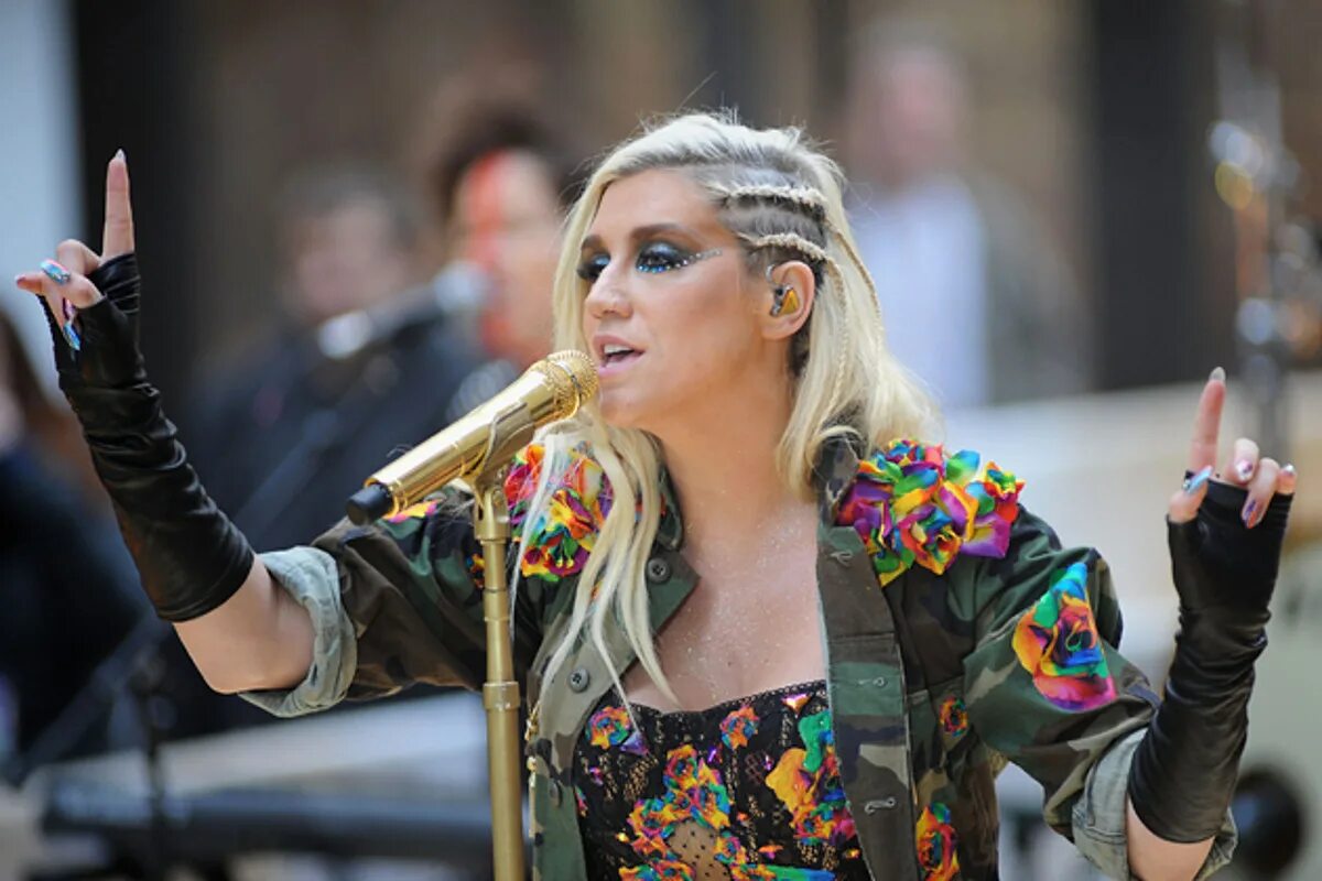 Kesha 2009. Kesha певица. Кеша певица 2022. Kesha 2006. Кеша певица 2023.