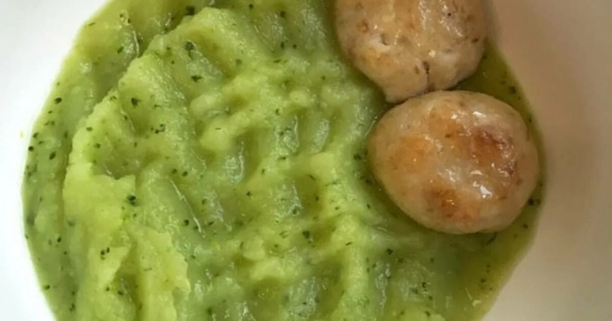 Картофельное пюре с брокколи. Пюре из брокколи для грудничка. как варить пюре из брокколи для грудничка. брокколи для грудничка первый прикорм. пюре из брокколи для грудничка как приготовить.