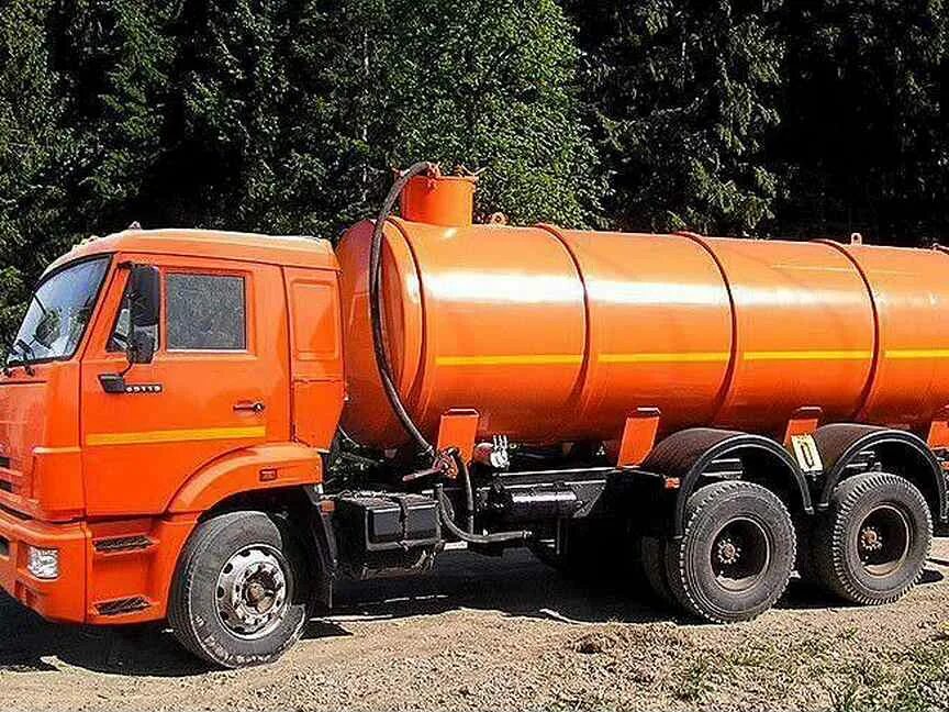 Ассенизатор 4 куба. Камаз 65115 ассенизатор. Откачка септика урал. Газ 53 ассенизатор 4. Газ илосос ассенизатор.