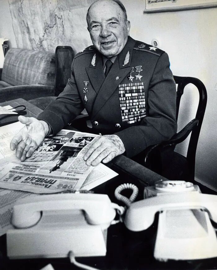 Иосиф гусаковский. Генерал армии гусаковский и.и. иосиф гусаковский генерал. гусаковский ираклий иосифович. дважды герой советского союза генерал армии.