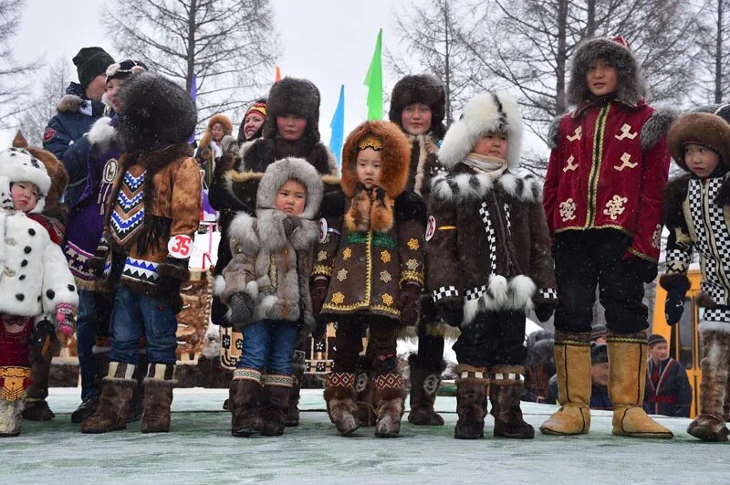 Эвенки Иенгра. Село Иенгра Якутия. День оленевода в Якутии. Якуты оленеводы.