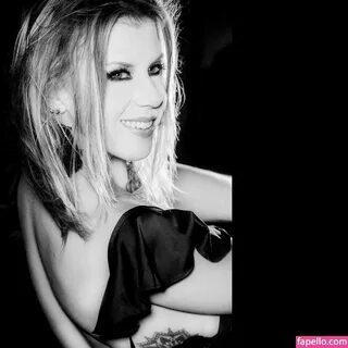 Jodie Sweetin / jodiesweetin Nude Leaked Photo #4 - Fapello.