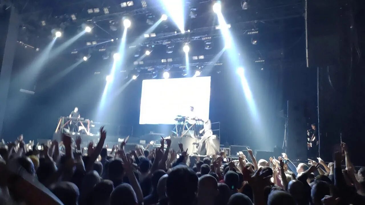 Scooter концерт. Scooter концерт. Ансамбль бригантина сосновка. Концерт 14 июня москва. Attila - toxic.