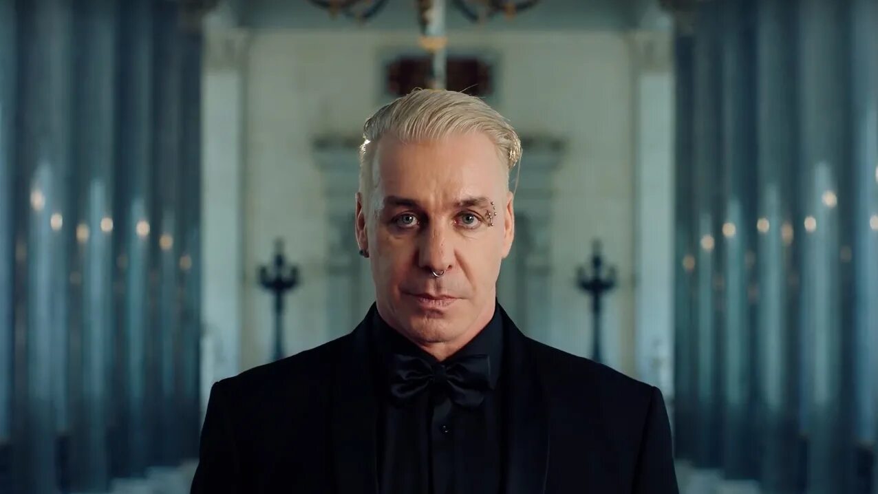 Till lindemann ich hasse. Тилль линдеманн ich hasse kinder. till lindemann любимый город. линдеманн в эрмитаже. лидер рамштайн.