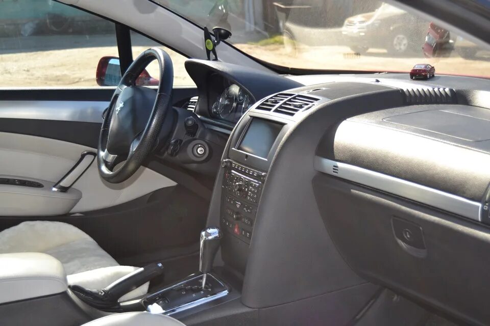 Пежо 407 2005 салон. Peugeot 407 салон. Пежо 407 универсал салон. Светлый салон пежо 407. Пежо 407 салон.