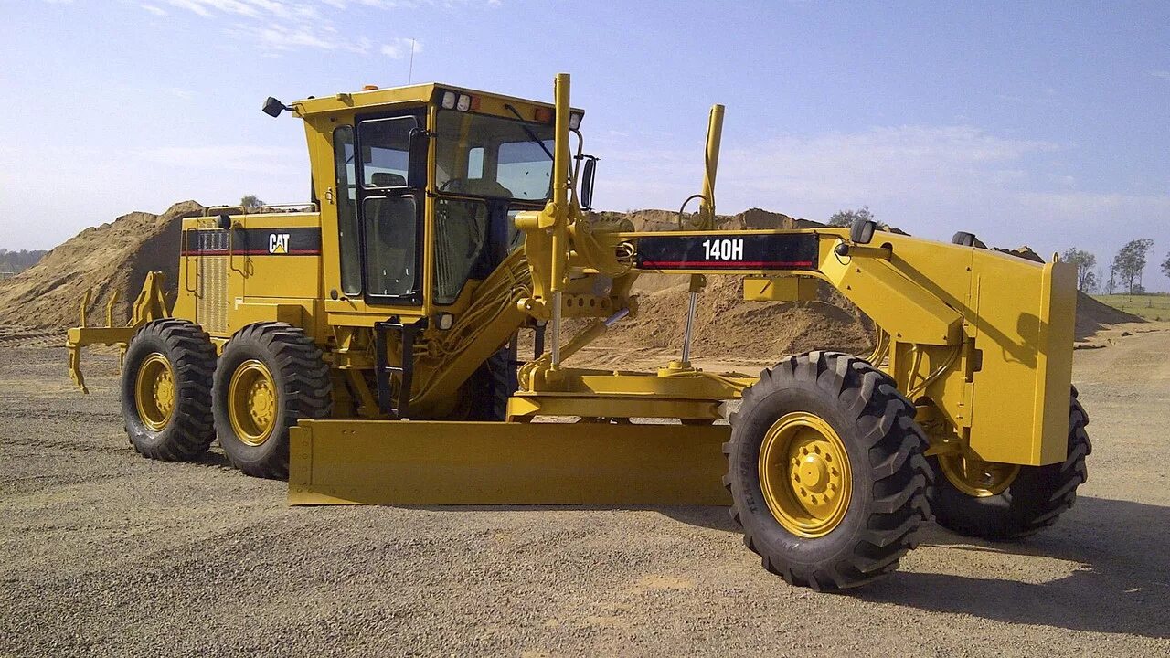 Caterpillar 140gc awd. Автогрейдер дз-98 cat 140k. Грейдер кат 140 gc. Грейдер кат 140 gc. Грейдер 140.