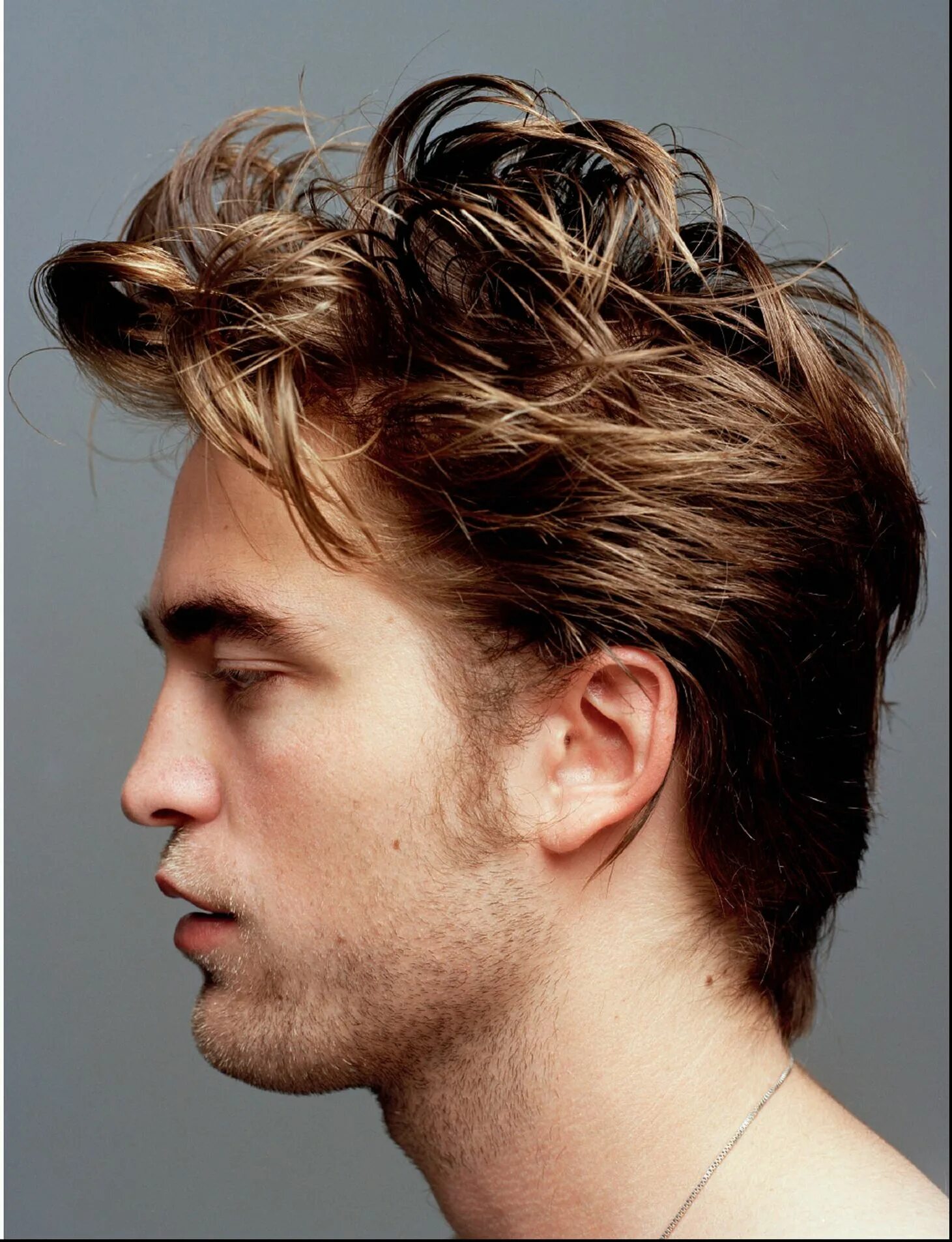 Люди с длинной головой. Robert Pattinson Hairstyle.