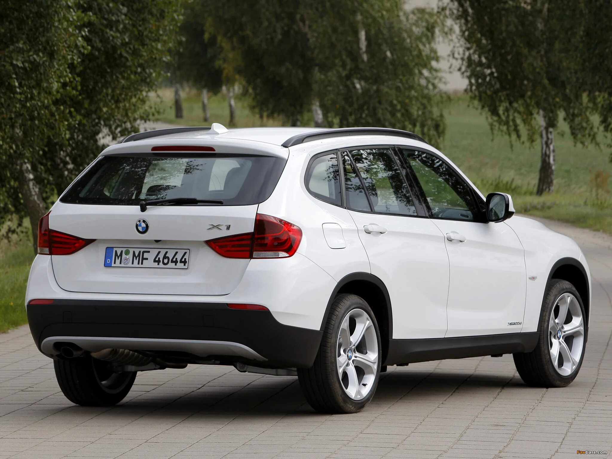 знать х 1. Bmw x1 e84 2012. Bmw x1 2014. Bmw х1 хэтчбек. Bmw x1 e84.