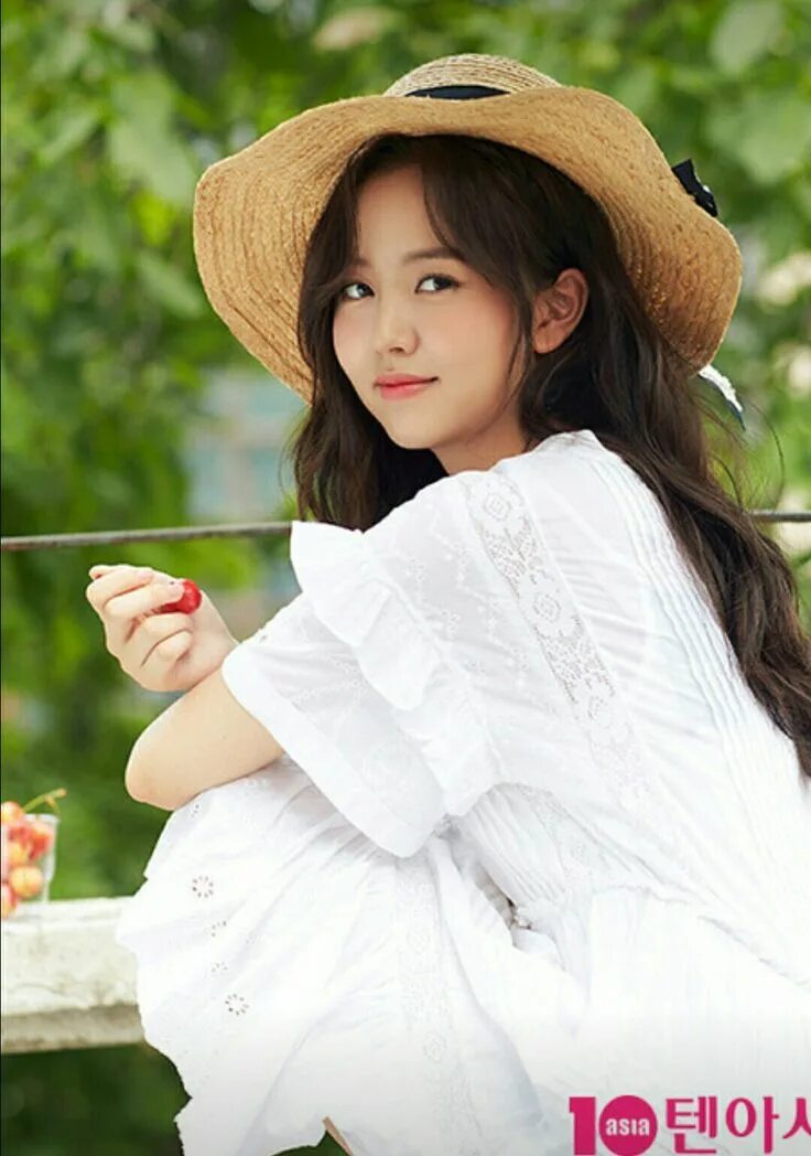 Kim so Hyun. Kim so Hyun 2017.