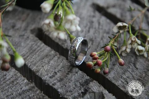 Подарки из чугуна на свадьбу