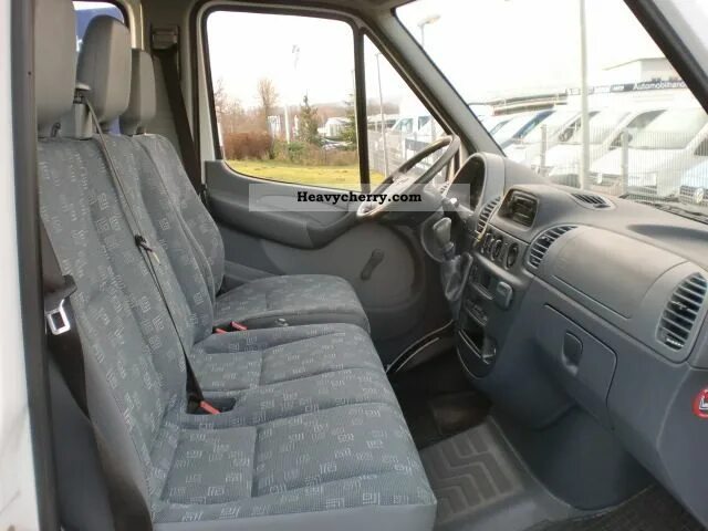 Мерседес спринтер 208. Mercedes-Benz 208 CDI Sprinter. Спринтер 208d салон. Спринтер 208 2005.