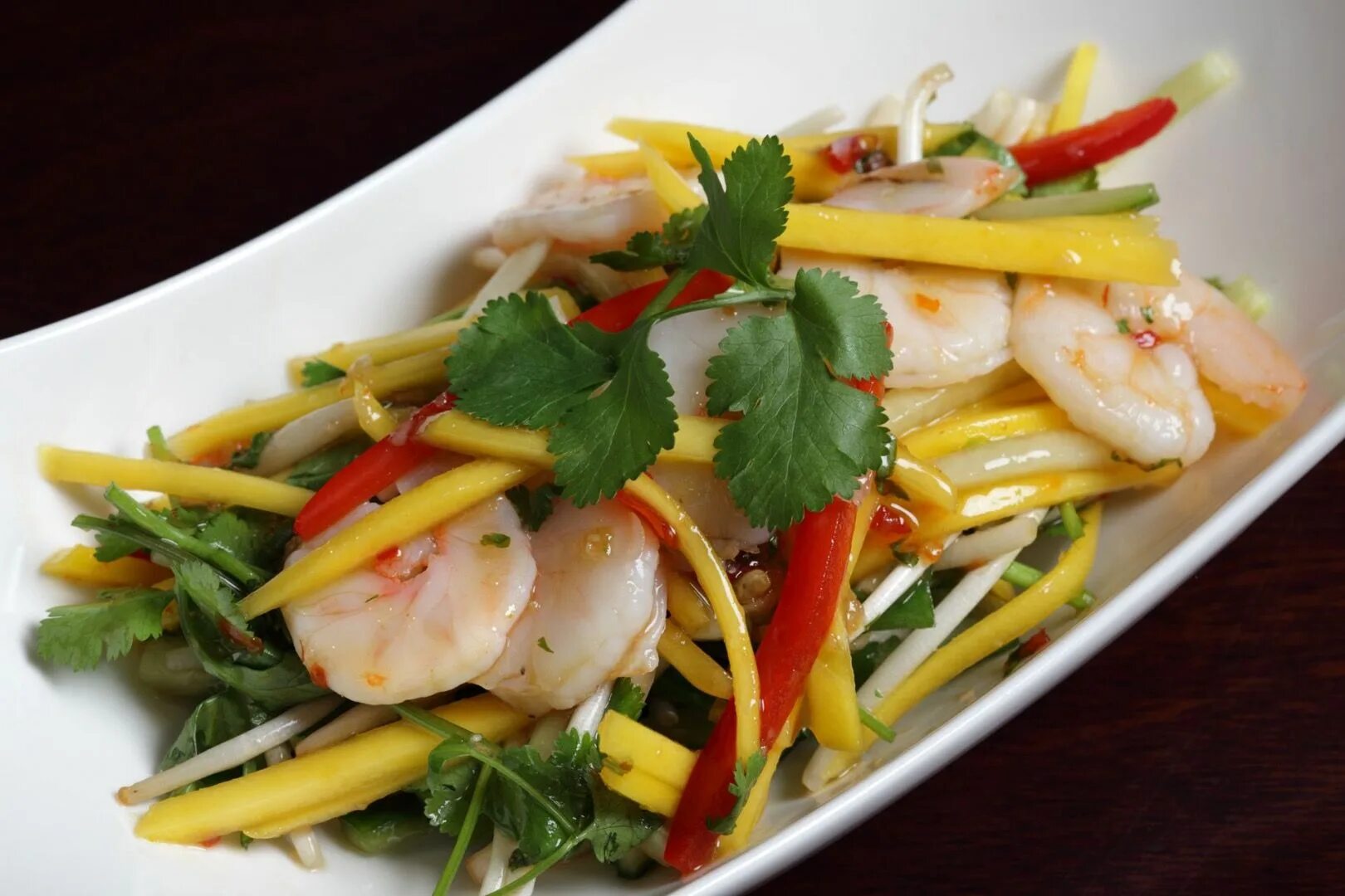 Салат авокадо манго огурец. Манго огурец. Салат манго огурец. Салат креветки манго авокадо. Цукини авокадо.