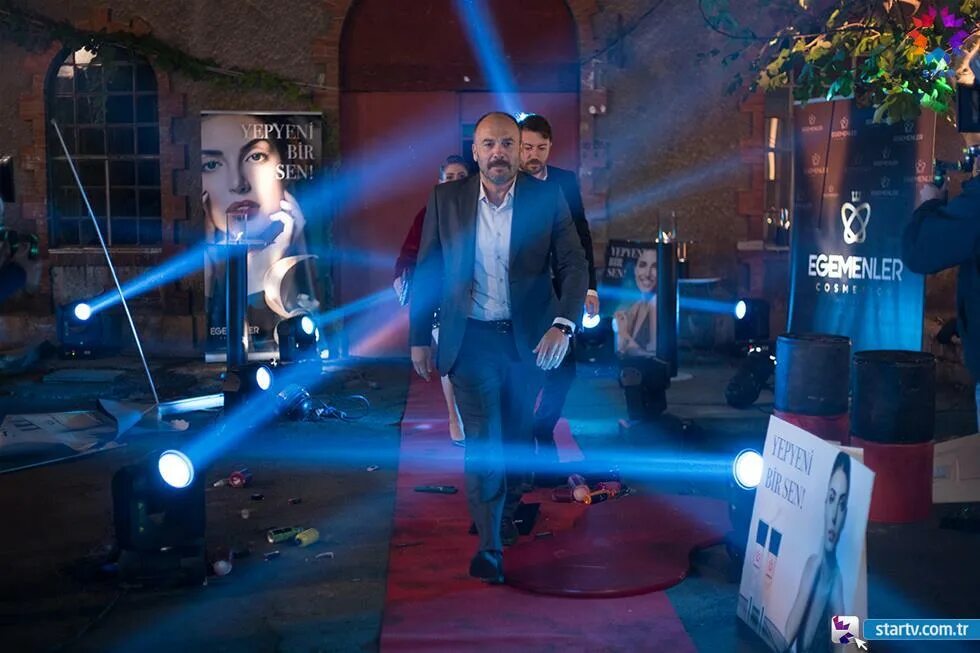 свадьба эдже госпожа фазилет. махир гюнширай фазилет. турецкий сериал госпожа фазилет хазан. госпожа фазилет и ее дочери 26. госпожа фазилет и ее дочери 26.