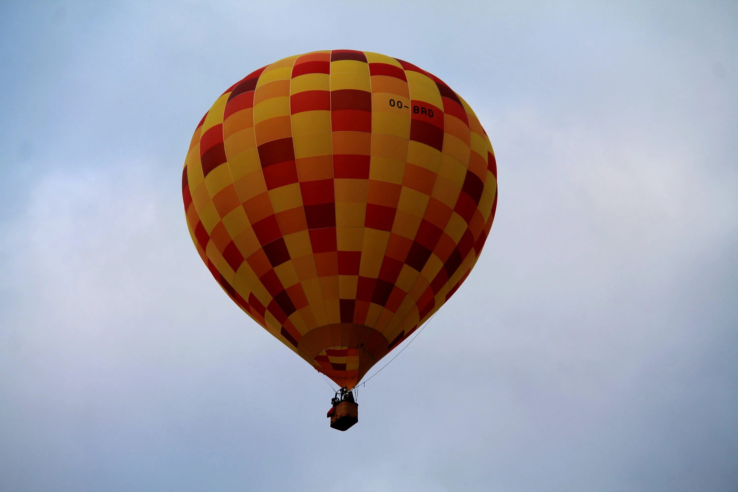 Летающие шары в домашних условиях. Воздушный шар транспорт. Воздушный шар простой. Воздушный шар с корзиной. Yellow Air Balloon.