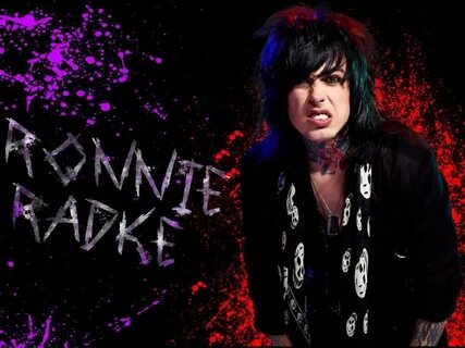 Saraya falling in reverse