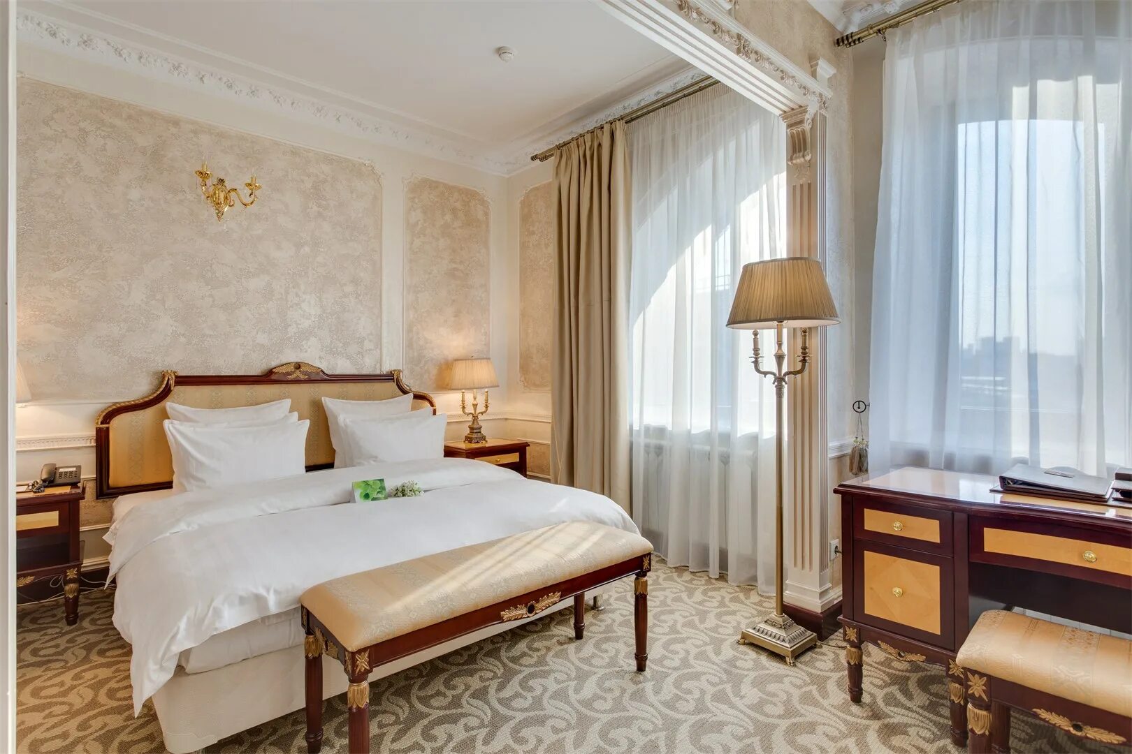 Отели москвы номер телефона. Румс бутик отель Москва. Отель the Rooms Boutique Hotel Москва. Бутик отель Николоямская. Гостиница Room Boutique Hotel.