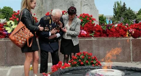 Возле вечного огня