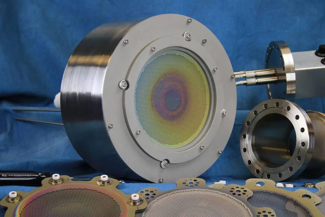 Source plasma. Ion beam sputtering system. ion source 06rf. plasma beam mm2. ion beam processing.