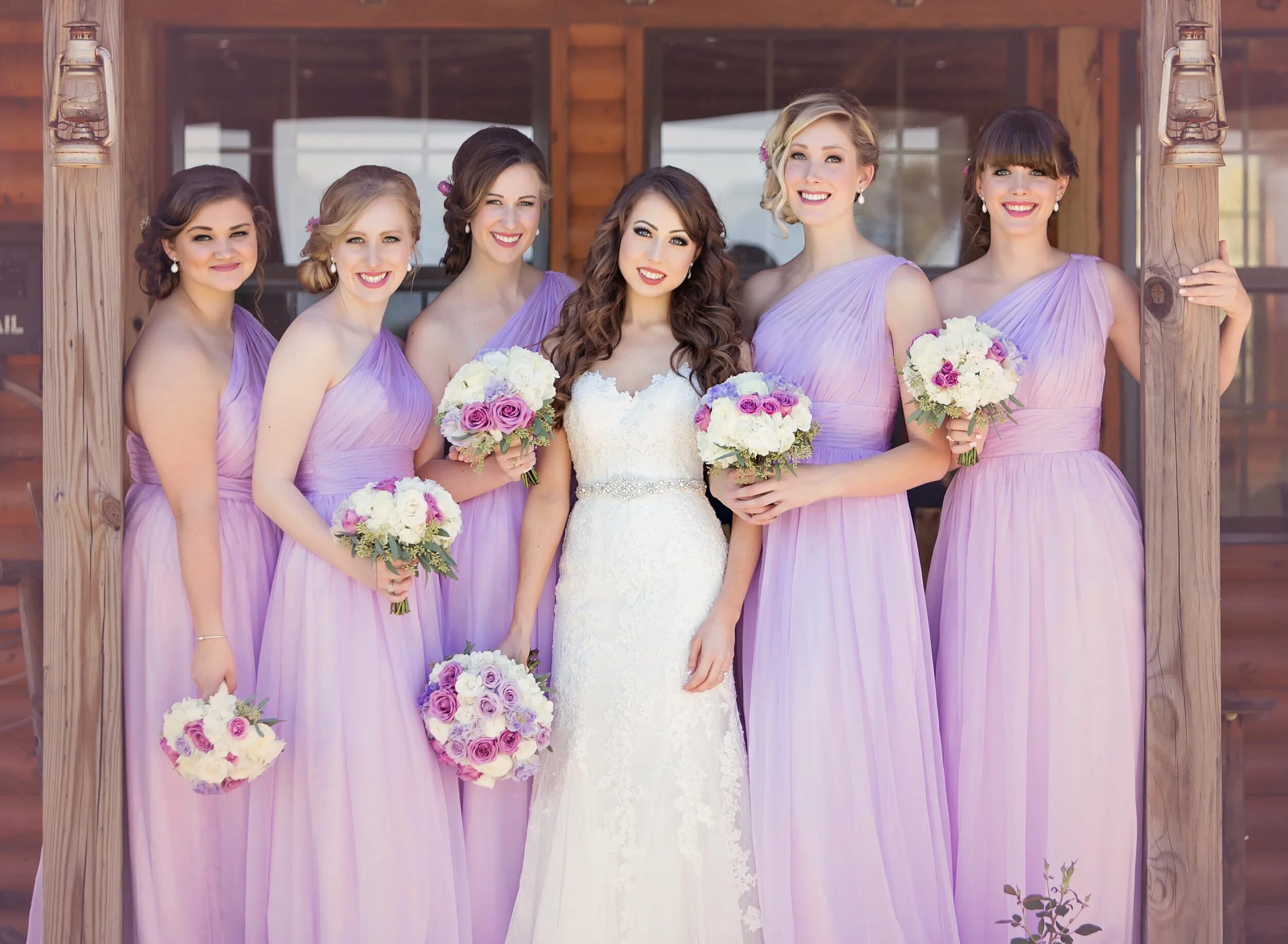 лавандовая свадьба подружки невесты. цвет свадьбы. платье на свадьбу к подруге. подружки невесты в одинаковых платьях. подружки невесты в голубом.