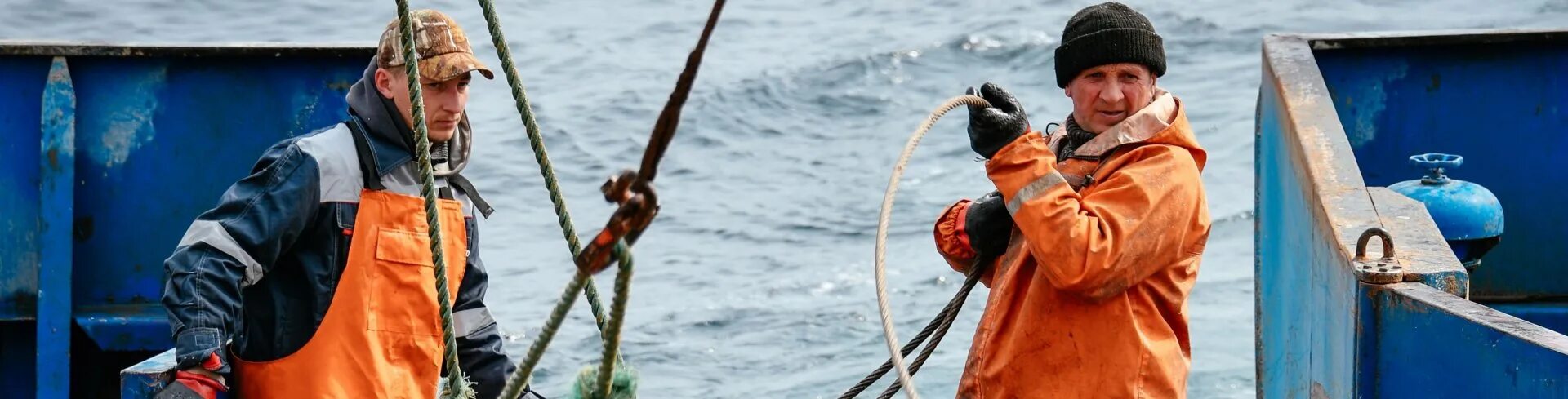 Требуется матрос. Морские профессии. мореход профессия. должность матроса. матросы за работой.
