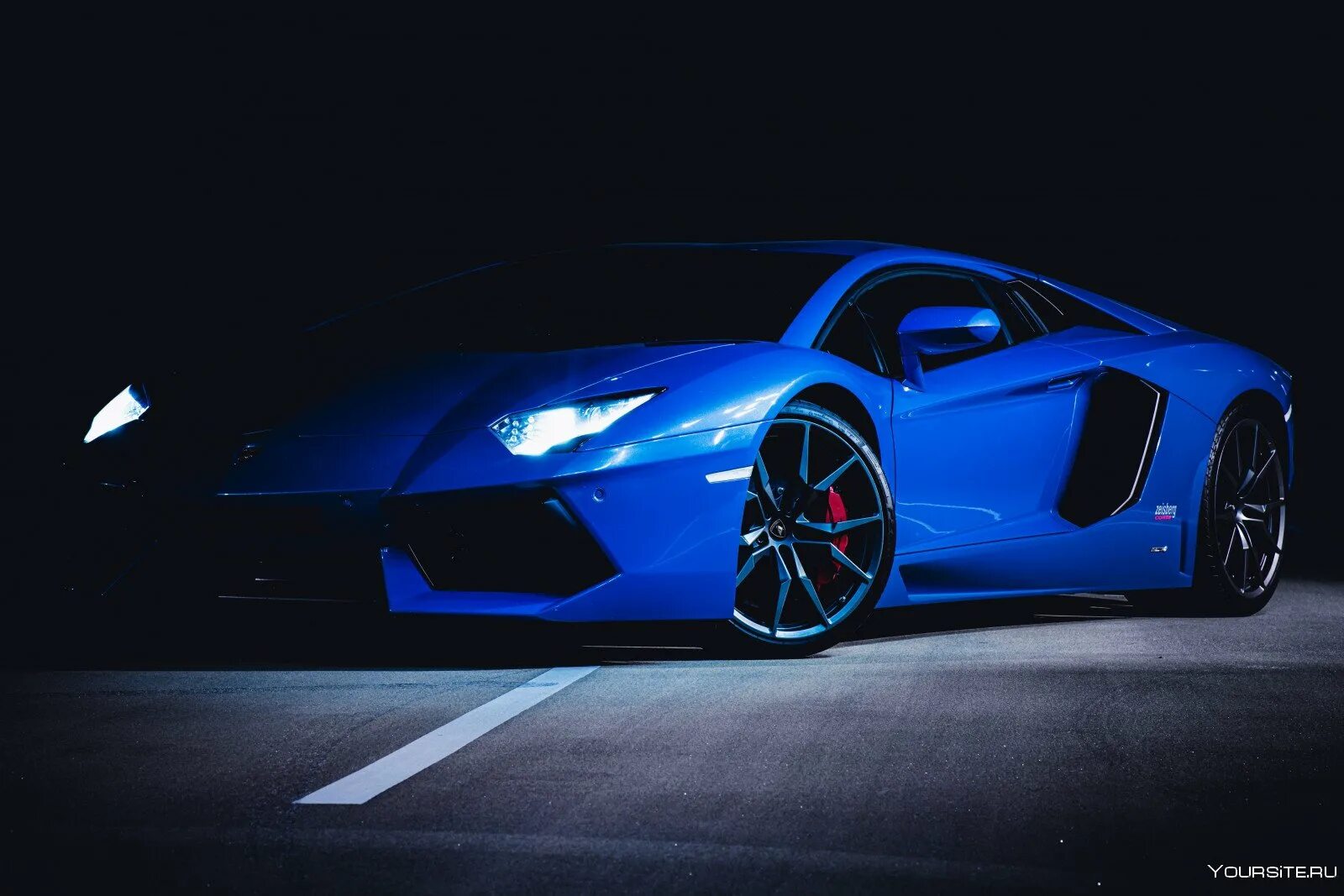 Черная голубая машина. Lamborghini Aventador lp780. Синий Ламборджини авентадор темный. Ламборгини авентадор синяя черная. Lamborghini Aventador темно синий.