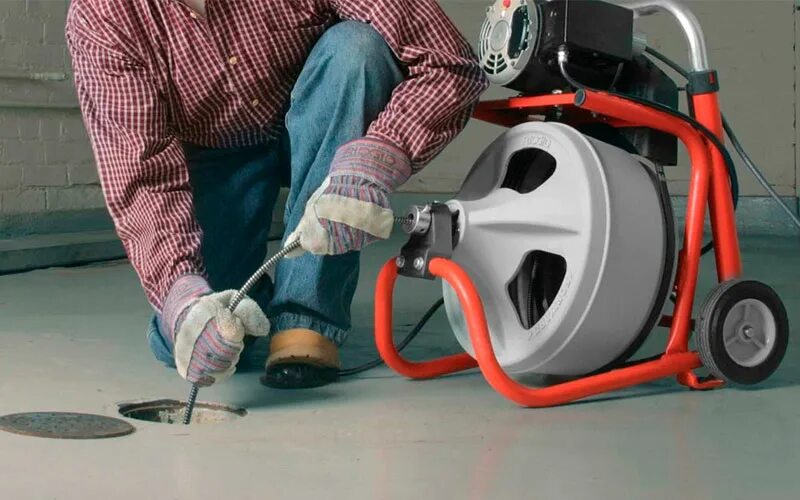 Прочистная машина Ridgid r-7. Чистка канализации Риджит 400. Электромеханическая прочистная машина v-clean 300. Прочистная машина Rothenberger r 650 для устранения засоров в трубах o20–150 мм. Способы чистки канализации