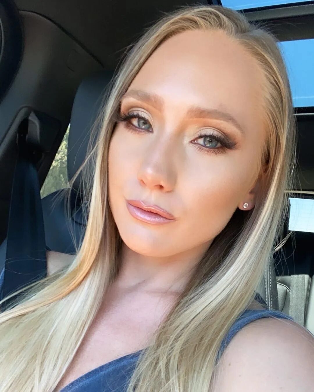 Aj applegate 2025. Danielle gray. realajapplegate 2025. realajapplegate 2018. realajapplegate фото.