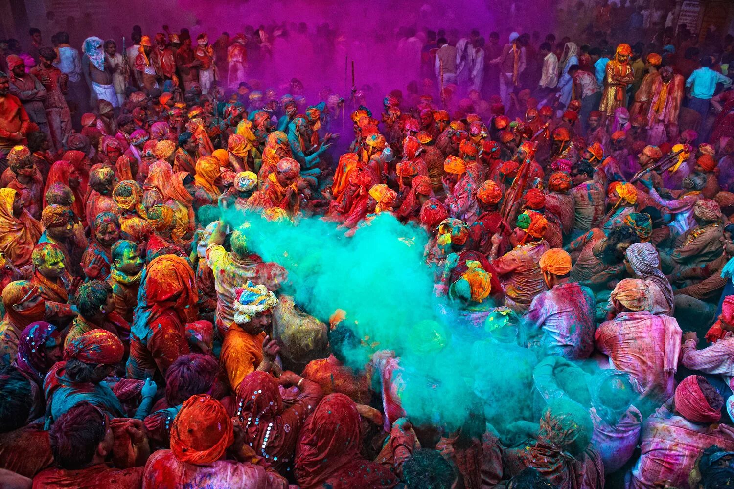 Фестиваль красок Холи в Индии. Праздник красок Холи в Индии. Холли праздник красок в Индии. Праздник урожая в Индии Холи. Фестиваль холе