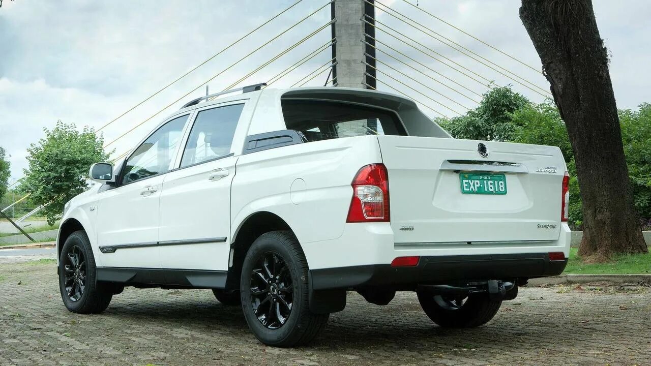 SSANGYONG Actyon Sports 2016. SSANGYONG Actyon Sports 2008 белый. SSANGYONG Actyon Sports 2012 экспедиционный. Саньенг Actyon Sports.