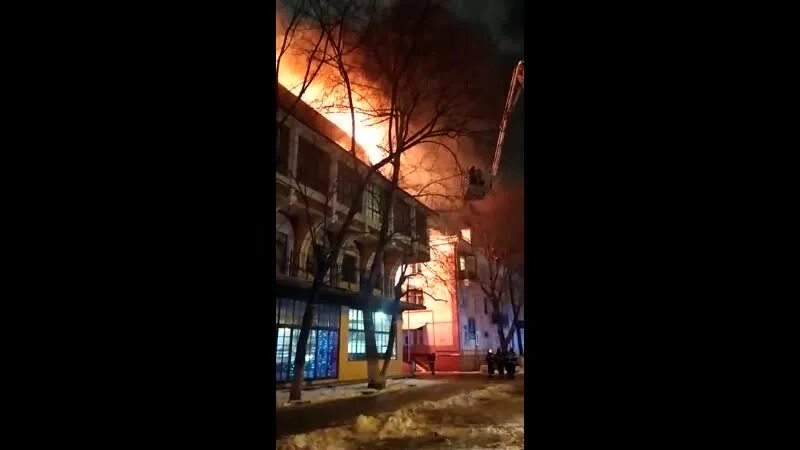 Тайнинская улица пожар в лифте. Митинг горит здание против пепси. Пожар тургенева