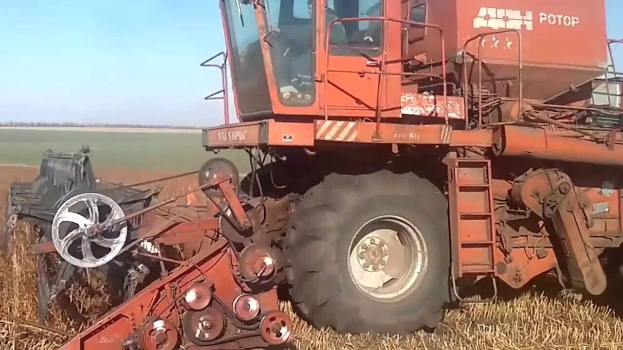 Дон 1500 ротор. Комбайн ротор. Комбайн ск-10 ротор. Зерноуборочный комбайн ск-10 ротор. Ростсельмаш торум 750.