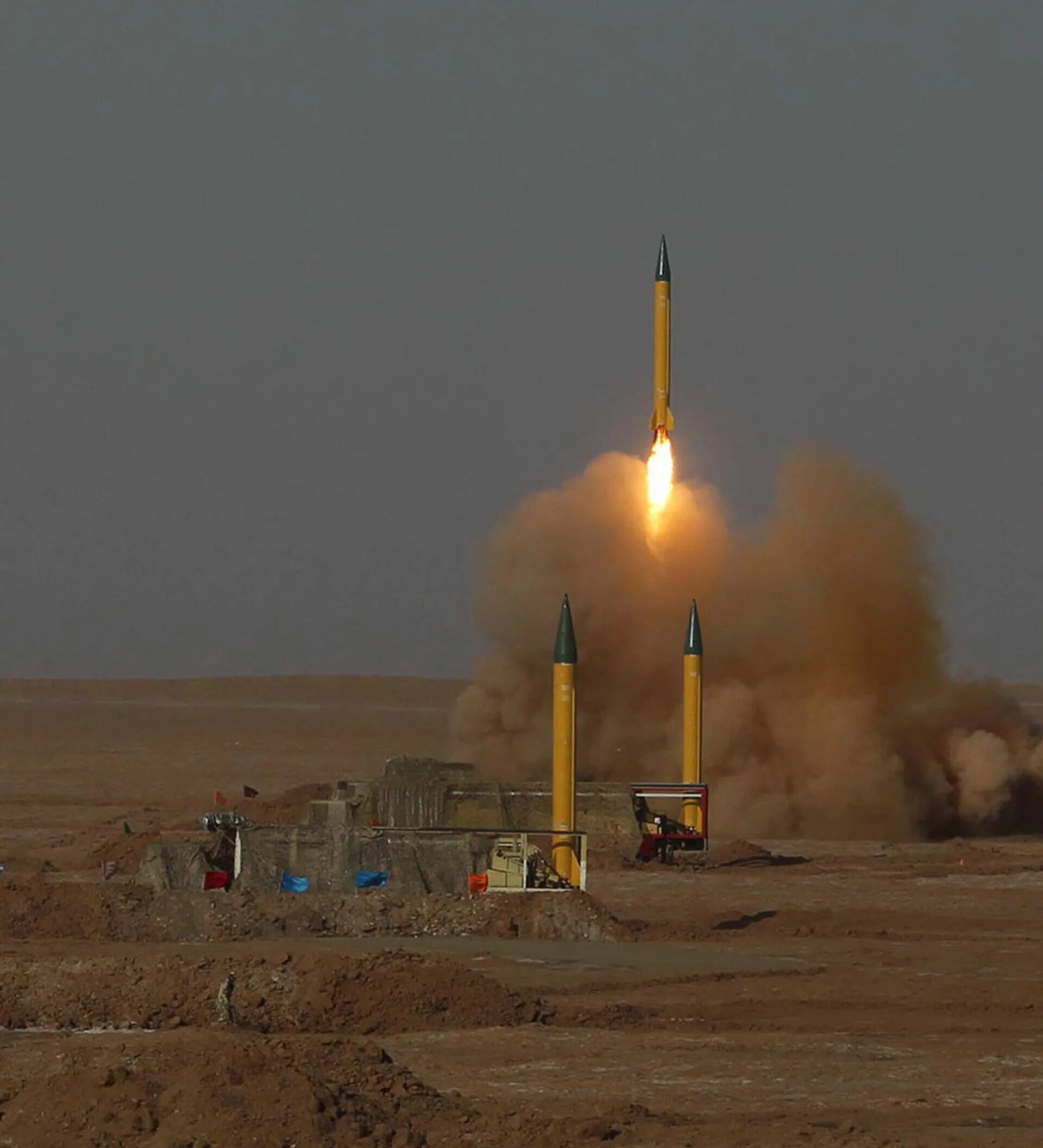Реакция ирана на атаку израиля. Баллистические ракеты Ирана. Fateh-110 баллистическая ракета. Иран ракеты класса «земля-земля». Иранские баллистические ракеты Фатех 110.
