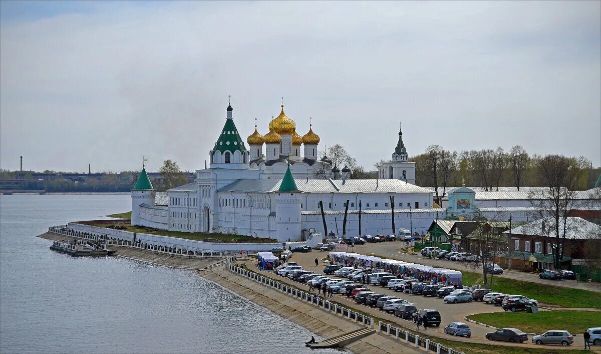 Троицкий Ипатьевский монастырь. Ипатьевский монастырь Кострома. Свято-Троицкий Ипатьевский мужской монастырь, Кострома. Ипатьевский мужской монастырь Кострома. Ипатьевский монастырь сайт